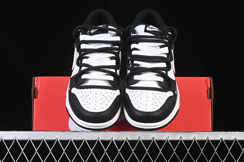 All Categories Nk SB Dunk Series Nk SB Dunk Low High-end Customized Low-top Shoes Nike SB Dunk Low "Just Do it" Valentine's Day Strap Anniversary High-end Customized Low-top Casual Shoes BP0510-050
